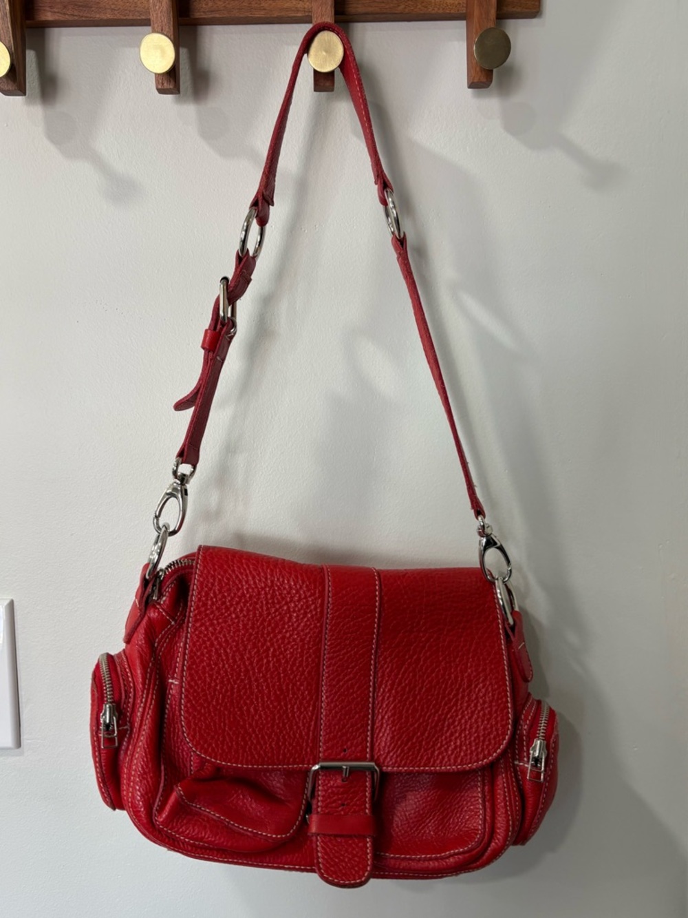 • Roots Shoulder Bag •